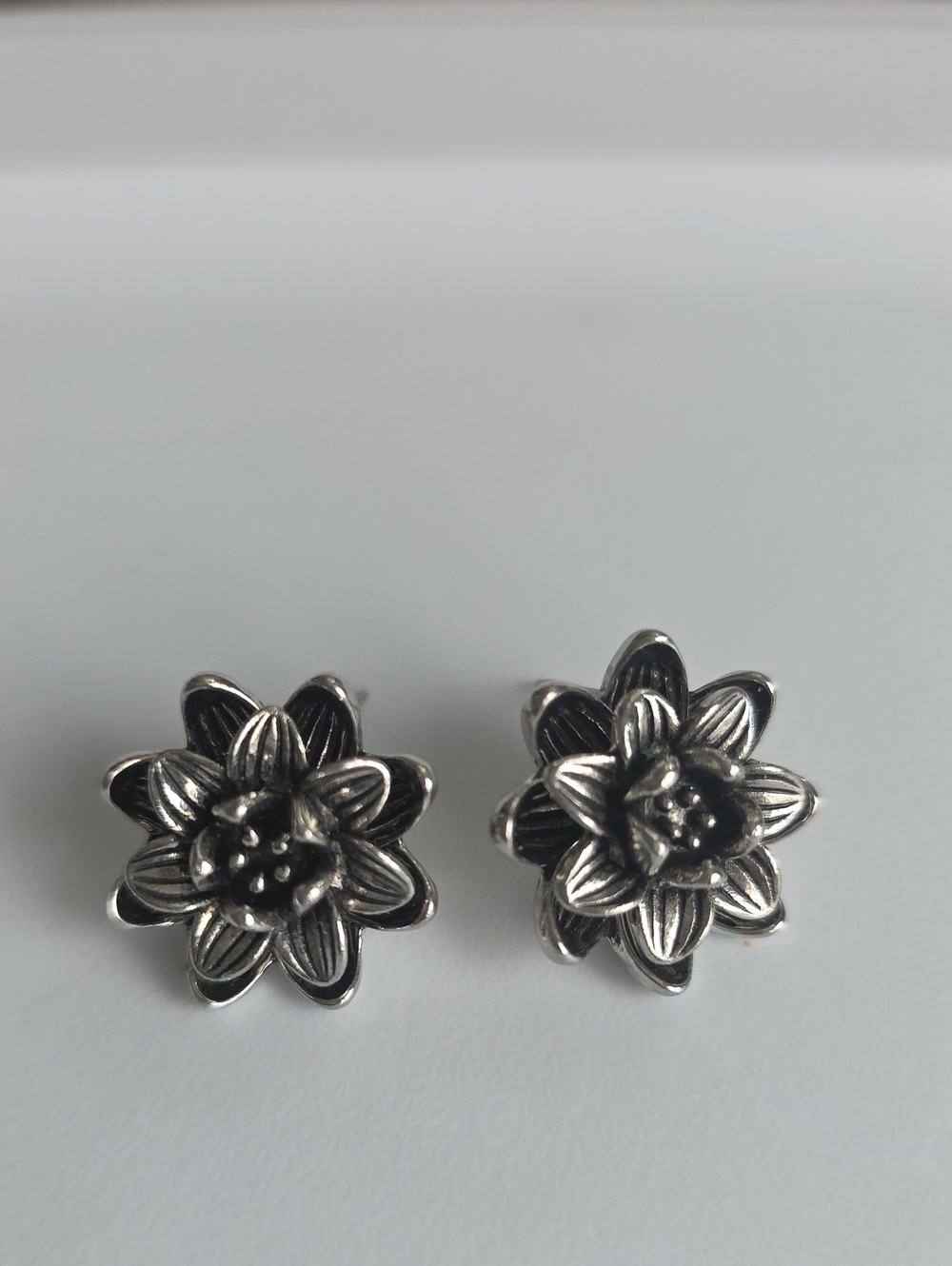 Vintage Silver Floral Stud Earrings - Silver